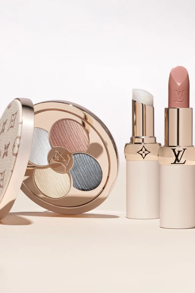 Иллюстрация к материалу «Louis Vuitton La Beauté представил первую бьюти-коллаборацию Николя Жескьера и Пэт Макграт»
